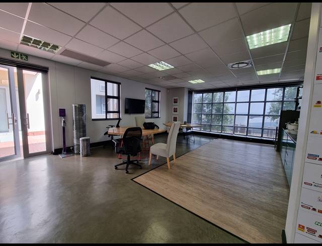 585M² OFFICE FOR SALE IN LONEHILL